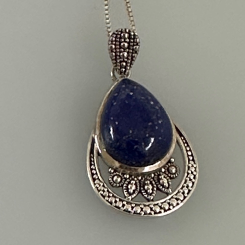 Elegant 925 sterling silver Blue Lapis Pendant Necklace
